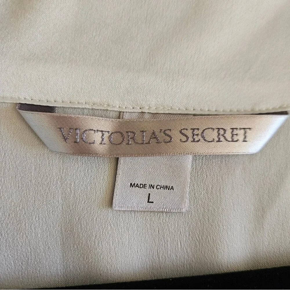 Vintage Y2K Style Victoria's Secret Ivory Robe Size L